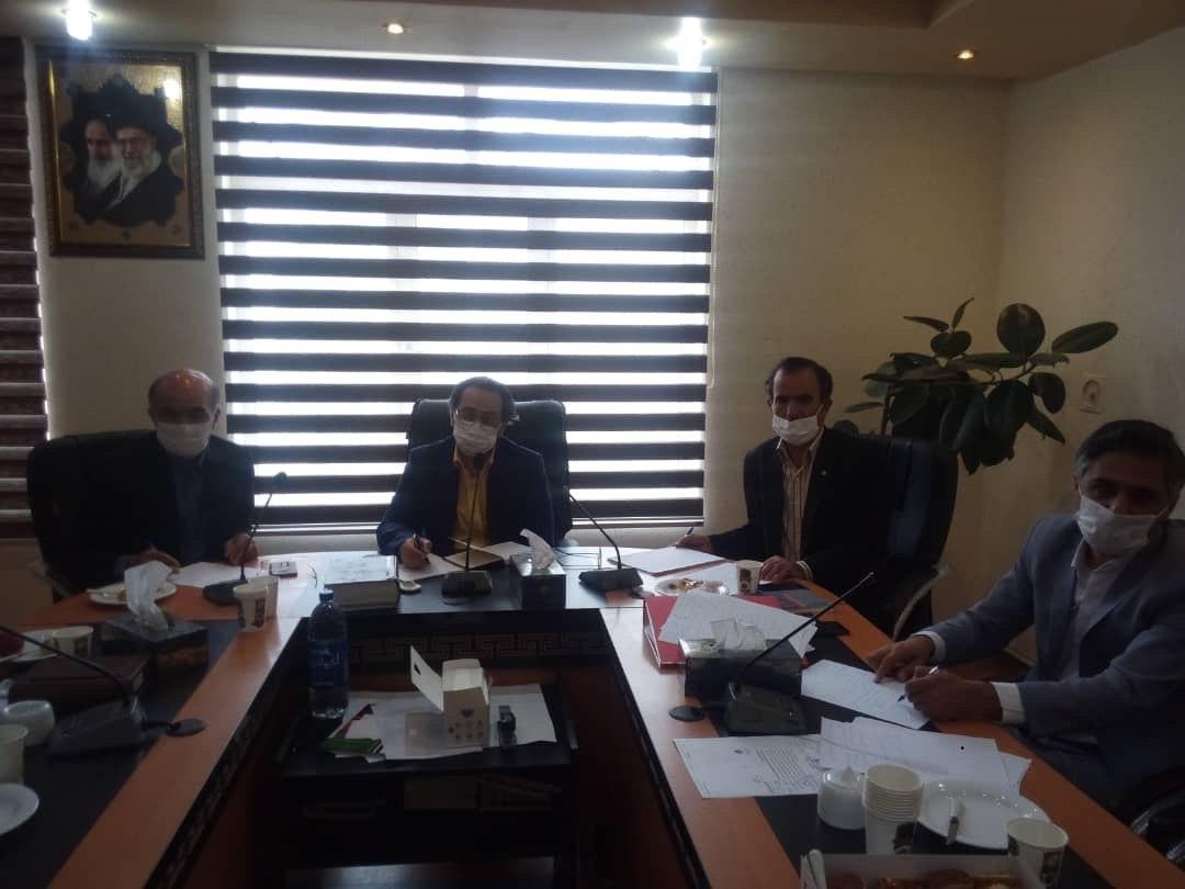 نشست مشترک هیات مدیره و کمیسیون سخنرانی و اموزش کانون وکلای دادگستری اردبیل